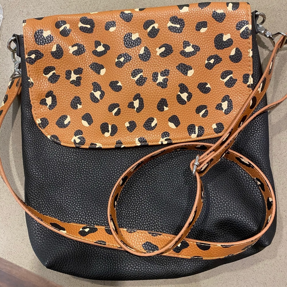 Thirty-one Leopard Crossbody Purse